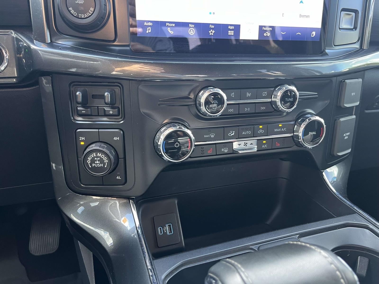 2022 Ford F-150 XLT 4WD SUPERCREW