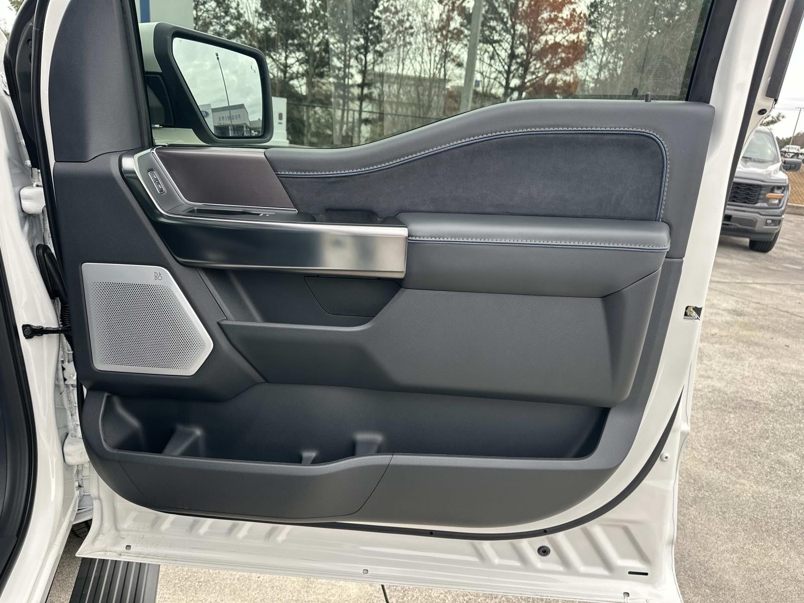 2025 Ford F-150 PLATINUM 4WD SUPERCREW 5.