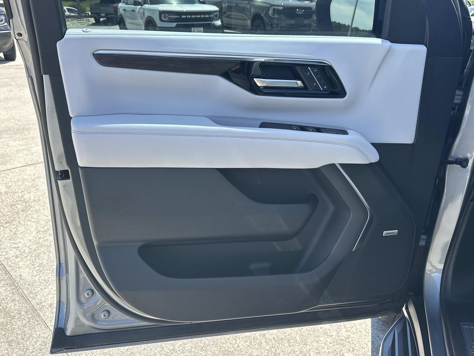 2025 Chevrolet Suburban PREMIER 2WD PREMIER