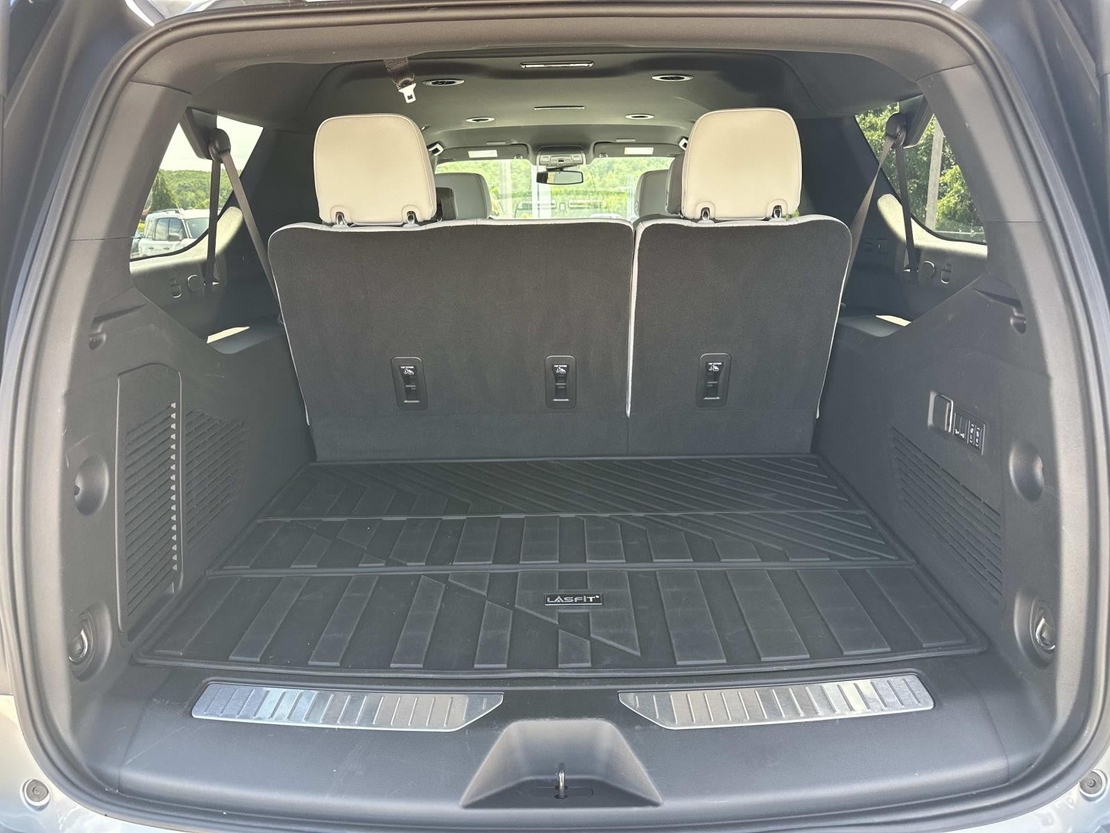 2025 Chevrolet Suburban PREMIER 2WD PREMIER