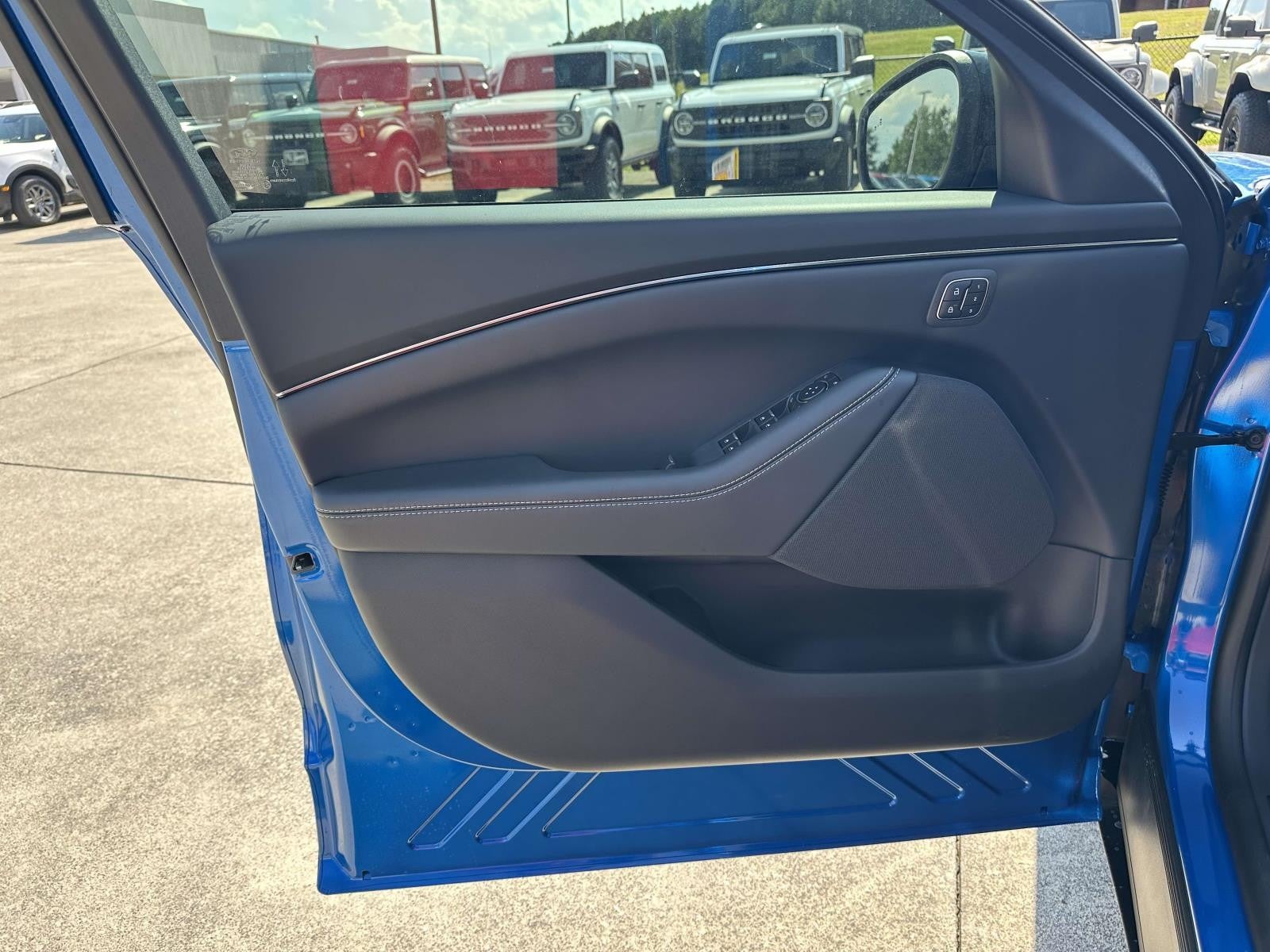 2025 Ford Mustang Mach-E SELECT RWD