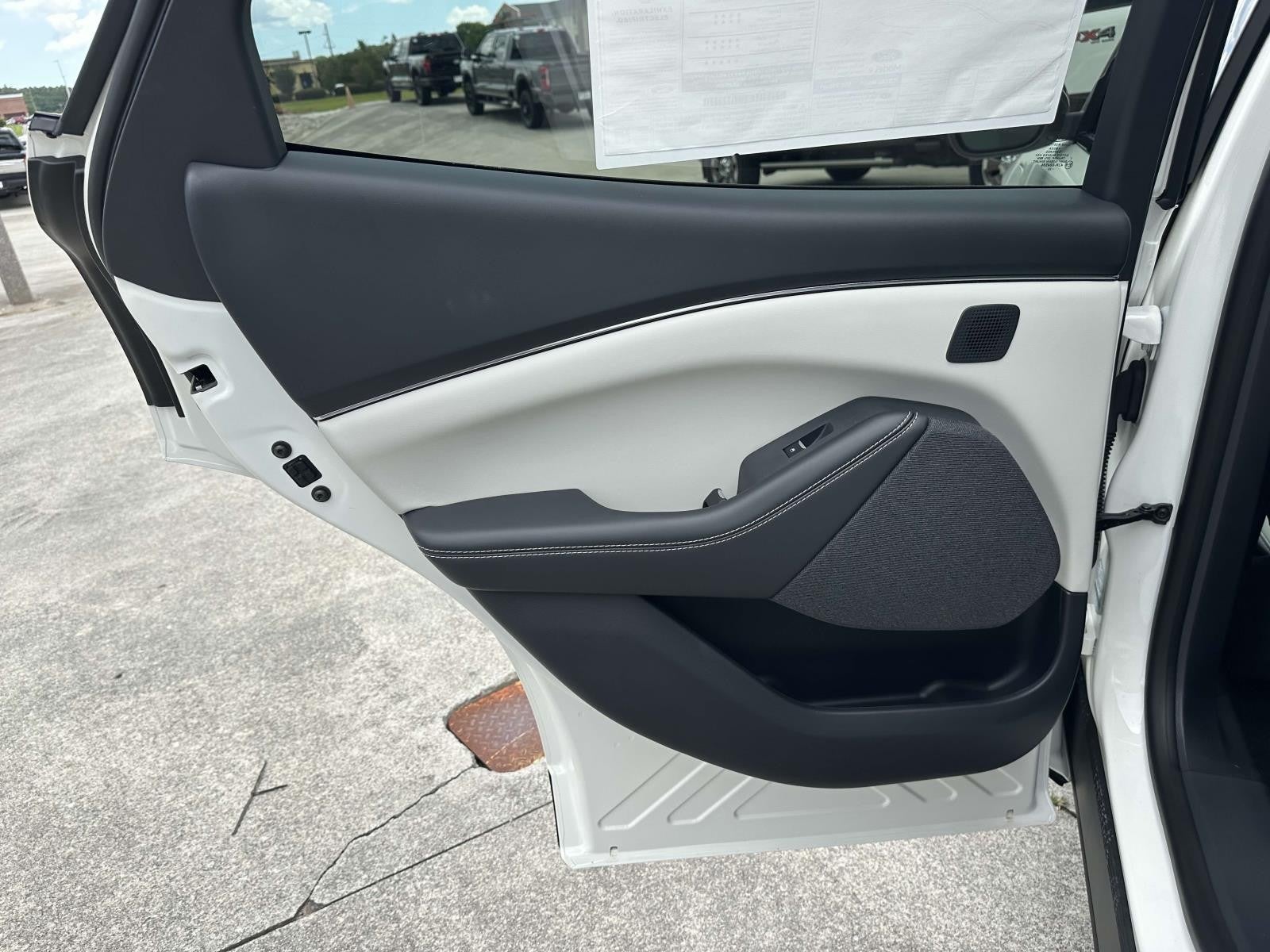 2025 Ford Mustang Mach-E PREMIUM RWD