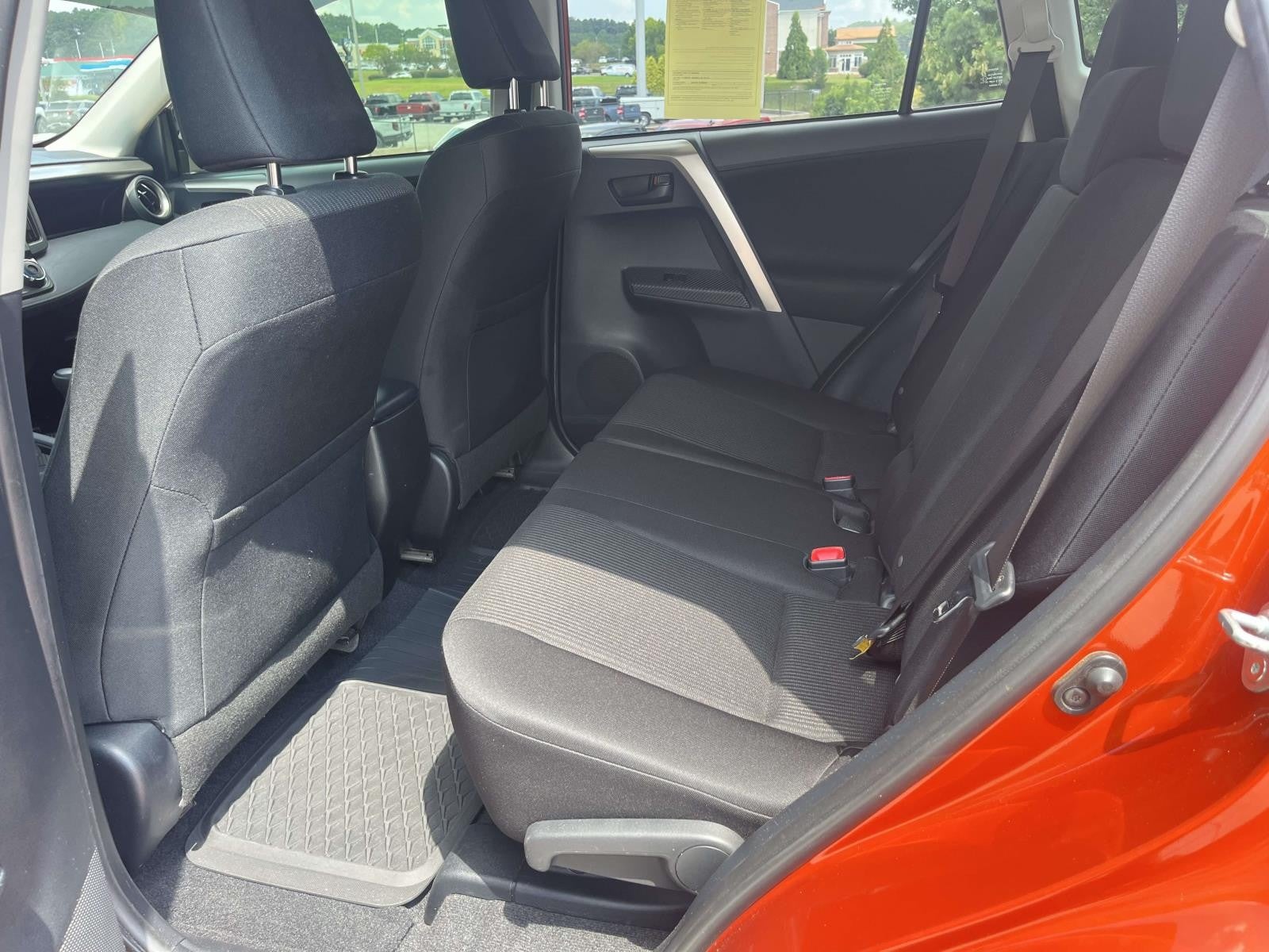 2015 Toyota RAV4 FWD 4DR LE